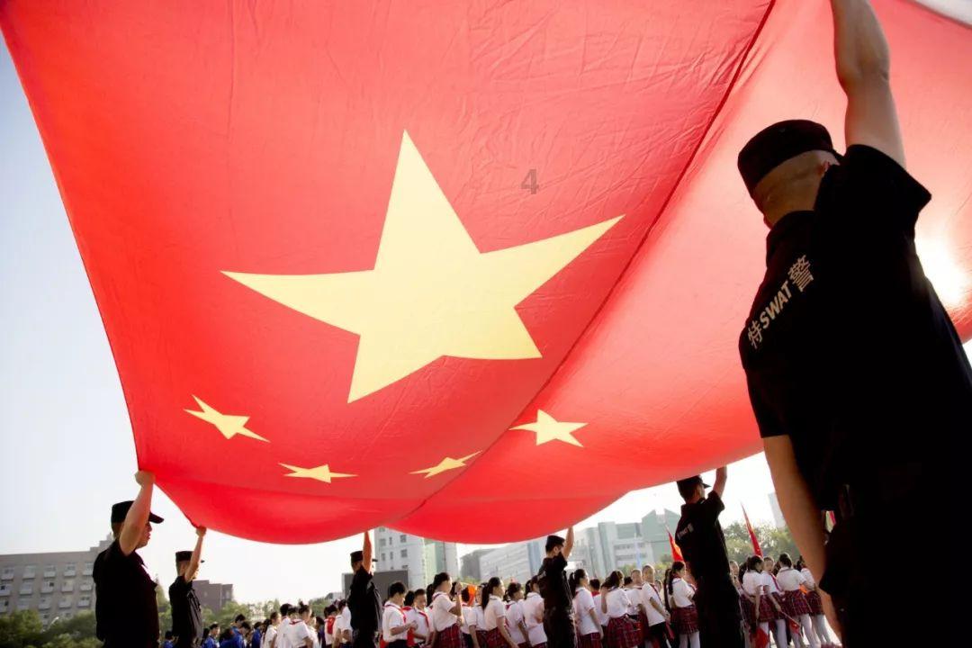睦邻友好 欣欣向“龙”