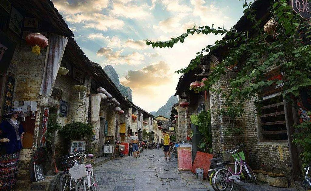 藏在安宁甸中村20年老店的酸菜鱼：咸、鲜、酸、辣